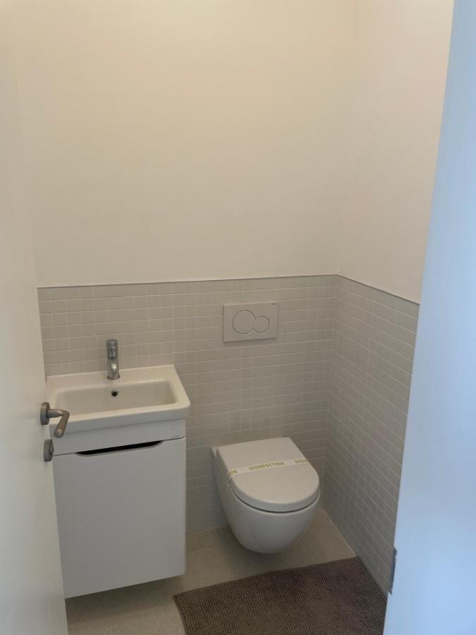 Skau Dunajska Family Two Bedroom Apartment Old Town บราติสลาวา ภายนอก รูปภาพ